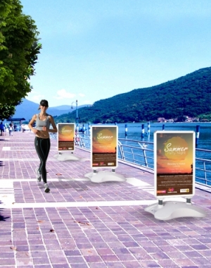 1369 Espositore da esterno bifacciale